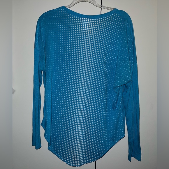 Nike Blue Flowy Polka dots designed Long sleeve 💙🩵 - Picture 2 of 3